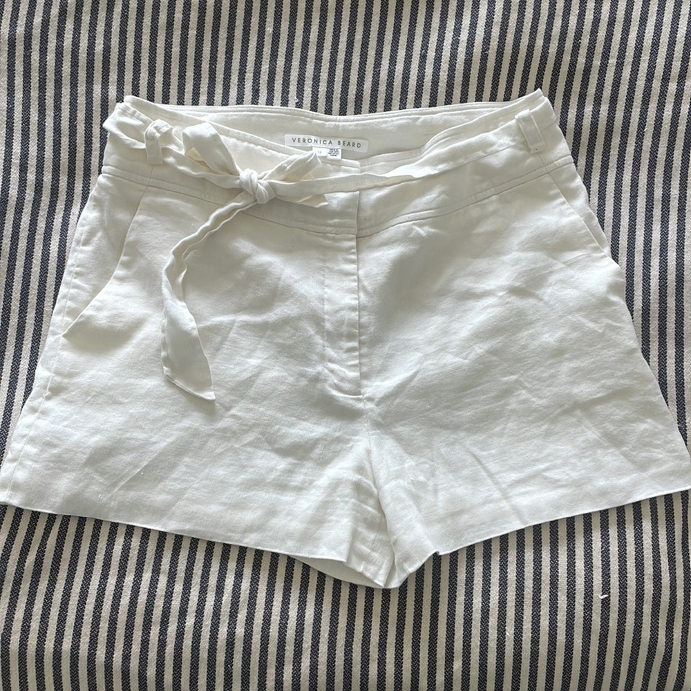 Veronica Beard white linen blend shorts with detachable tie belt Size 12